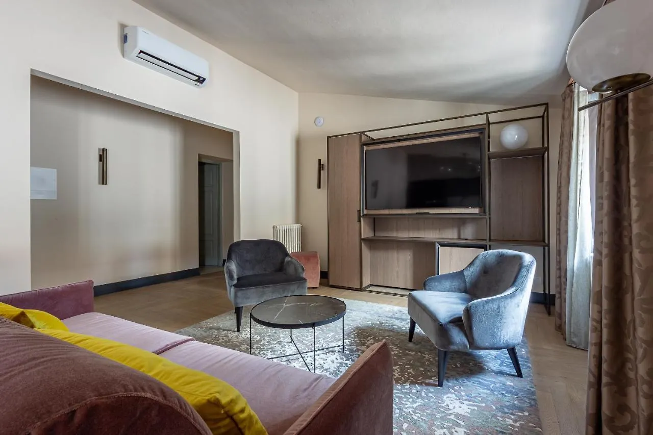Grand Universe La Residenza Lukka