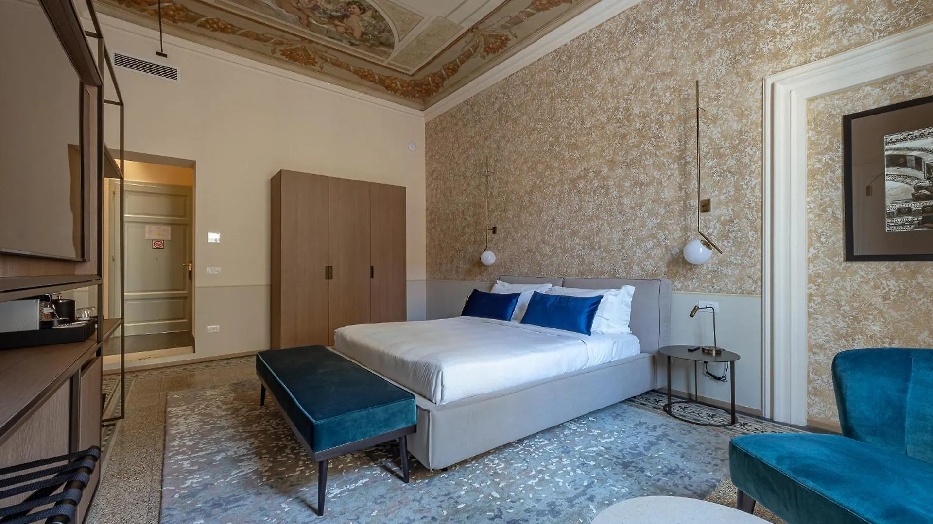 Grand Universe La Residenza Lucca 0*,
